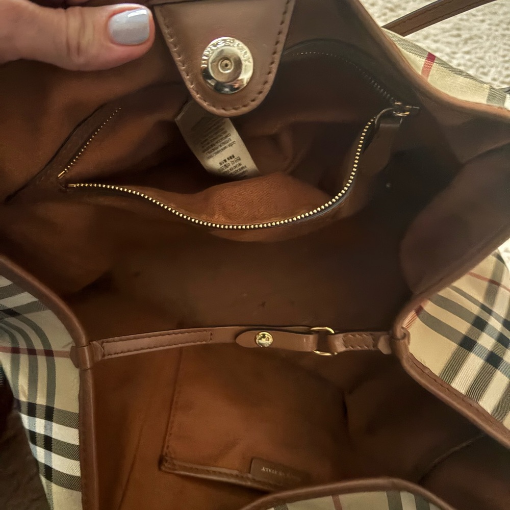 Burberry Tan and Red Check Shoulder Bag - Picture 4 of 9
